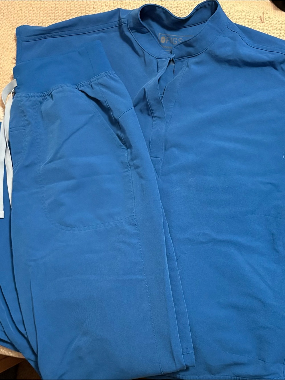Figs women’s royal blue scrub set